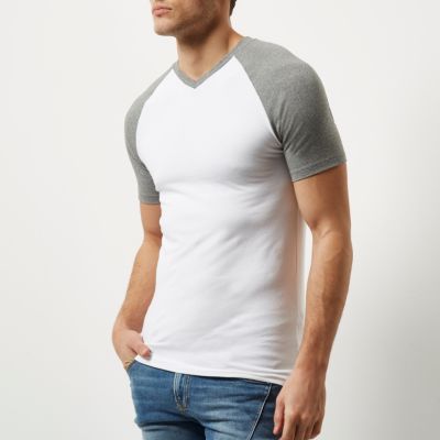 White muscle fit V-neck T-shirt